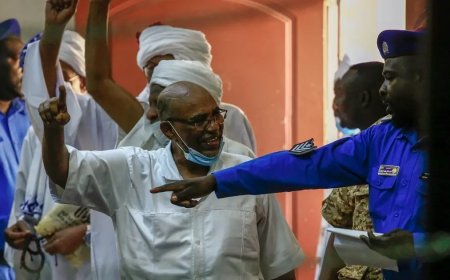 السلطات بالسودان تسعى لإعادة القبض على مسؤولين من عهد البشير