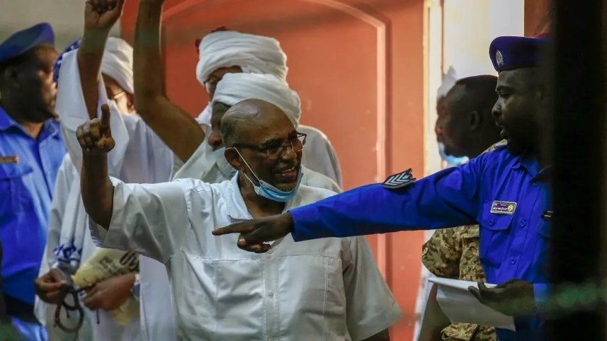 السلطات بالسودان تسعى لإعادة القبض على مسؤولين من عهد البشير