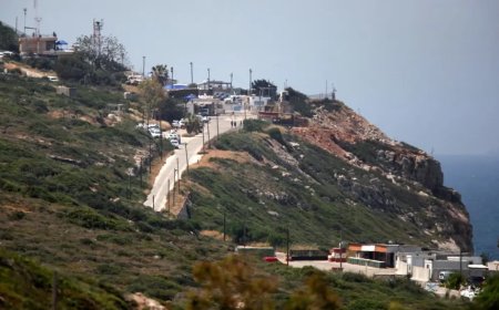 إطلاق صواريخ على مستوطنة قرب الحدود.. وإسرائيل ترد بقصف مواقع لبنانية