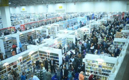 توافد زوار معرض القاهرة الدولي للكتاب بدورته الـ 57 في يومه الأول..