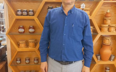 لقاء صحفي مع الأستاذ كمال شيخ أوغلو حول تربية النحل وإنتاج العسل