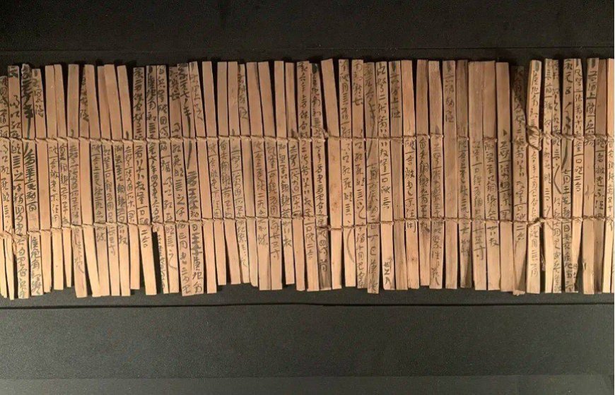 نصوص من الخيزران عمرها 2000 عام تكشف عن أقدم الكتابات الصينية عن الخيول