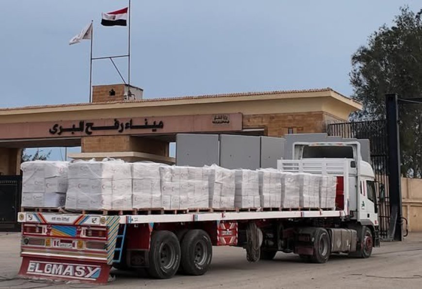 الهلال الأحمر يدفع بـ7 آلاف طن مساعدات غذائية إلى غزة ضمن قافلة زاد العزة الـ124
